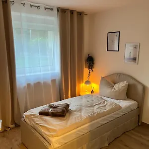 Hukic Mit 2 Schlafzimmer Blankenfelde-Mahlow